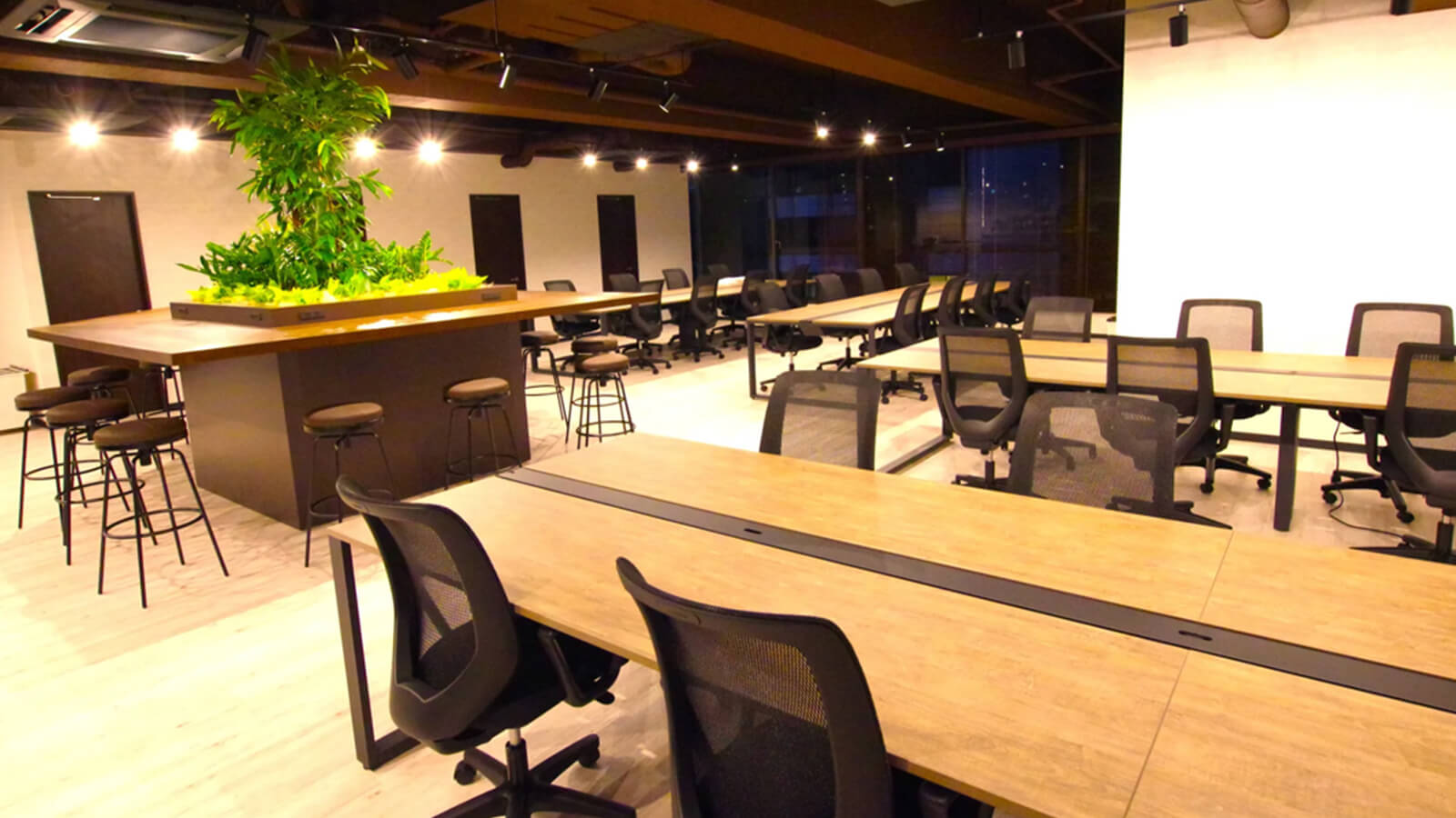 株式会社ストラーツ